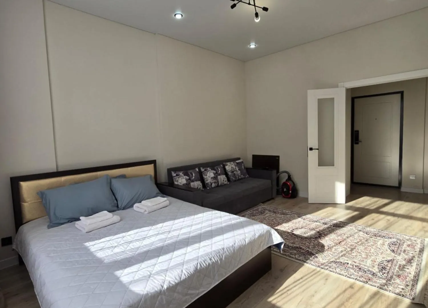 Чистая, Уютная Квартира В Центре Apartment Nur-Sultan